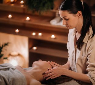 3 Advantages of Choosing a Facial Treatment in Ang Mo Kio at a Wellness Spa